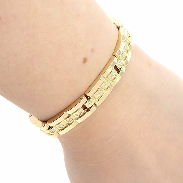 gold bracelet for a gold-plated leg