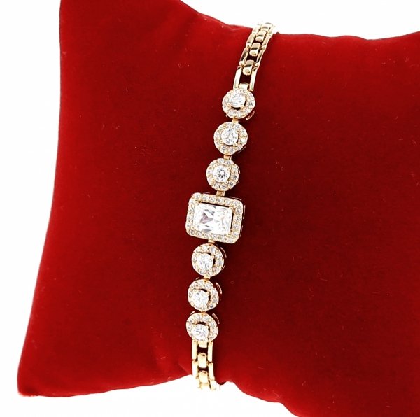 gold bracelet for a gold-plated leg