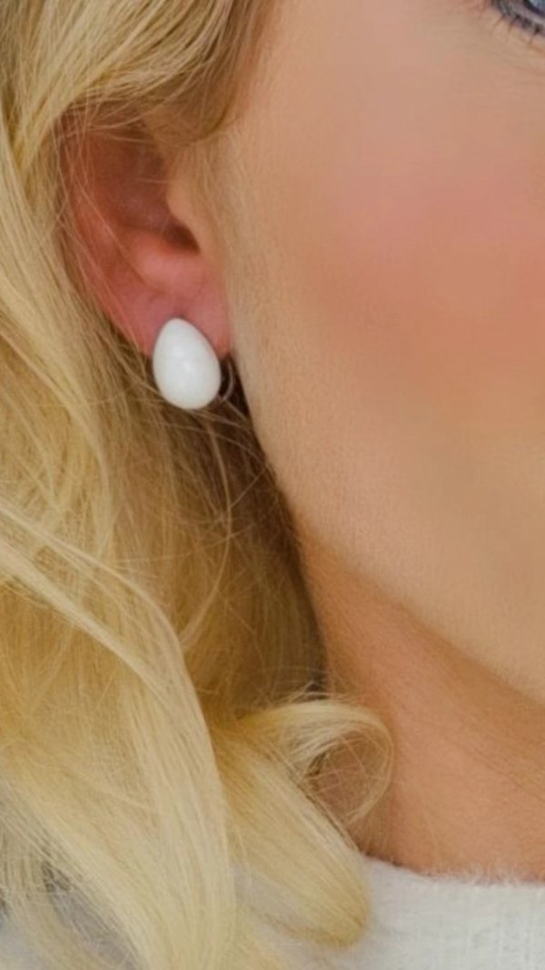 gold earrings made of stainless steel