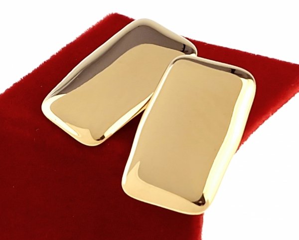 gold earrings made of stainless steel