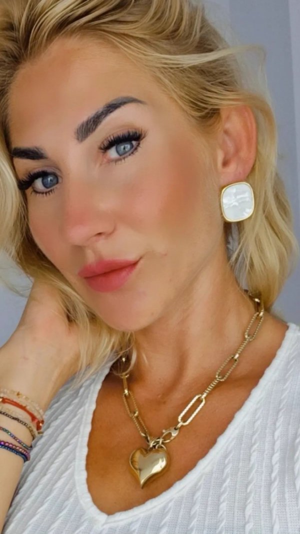 gold earrings made of stainless steel