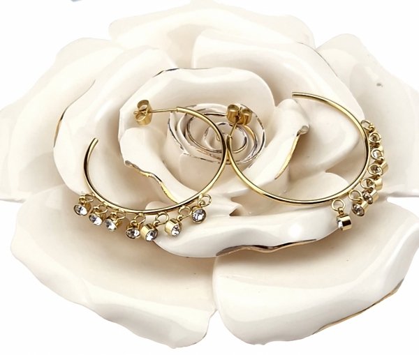 gold earrings made of stainless steel