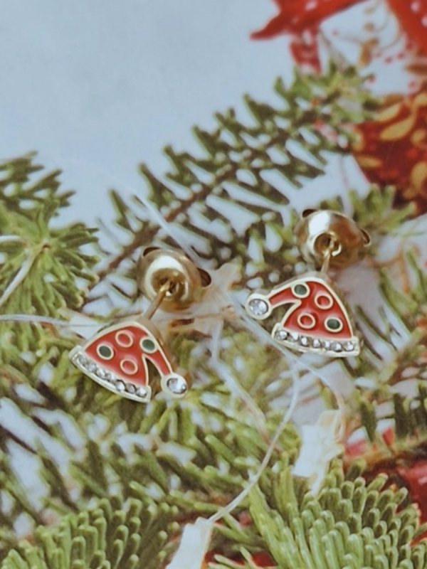 gold earrings made of stainless steel