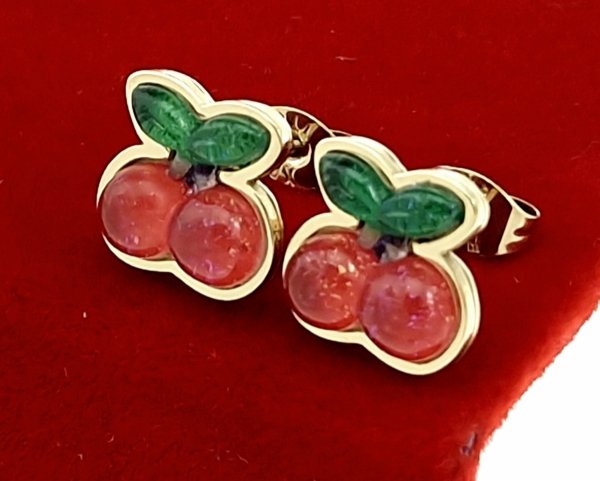gold earrings made of stainless steel