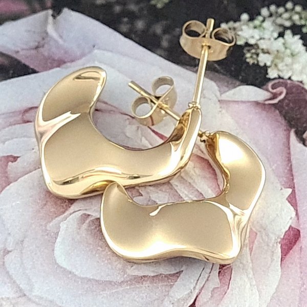gold earrings made of stainless steel