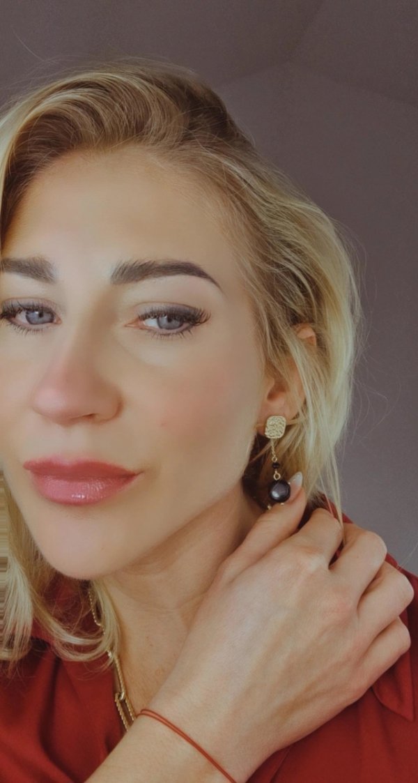 gold earrings made of stainless steel