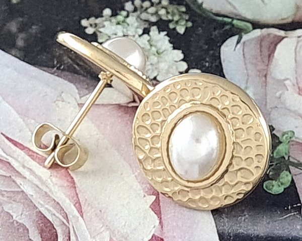 gold earrings made of stainless steel