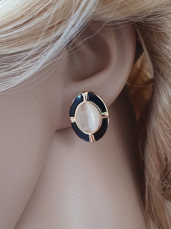 gold earrings made of stainless steel