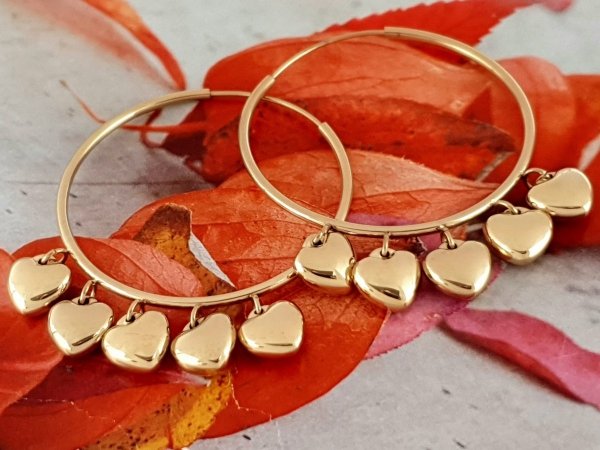 gold earrings made of stainless steel