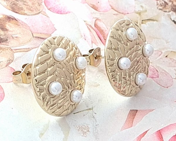 gold earrings made of stainless steel