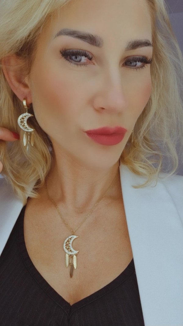gold earrings made of stainless steel