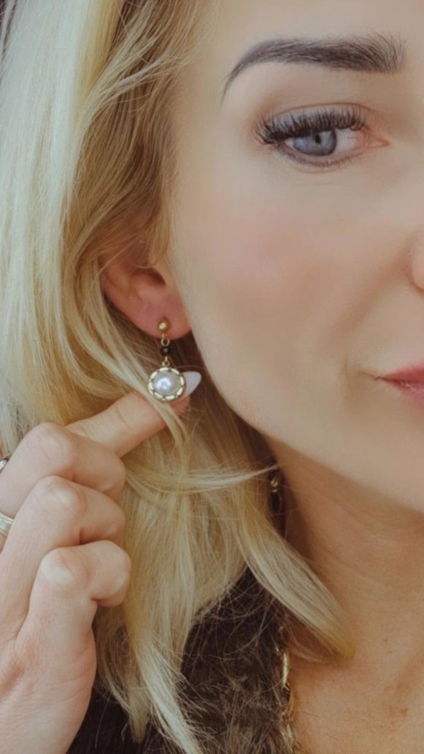 gold earrings made of stainless steel