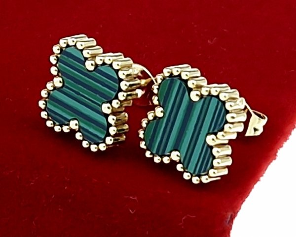 gold earrings made of stainless steel