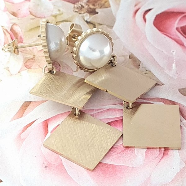 gold earrings made of stainless steel