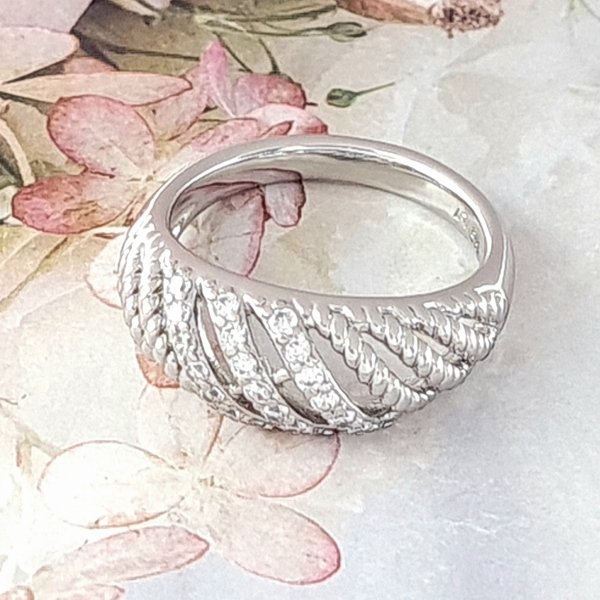 gold ring 17,00mm. gold-plated engagement xuping