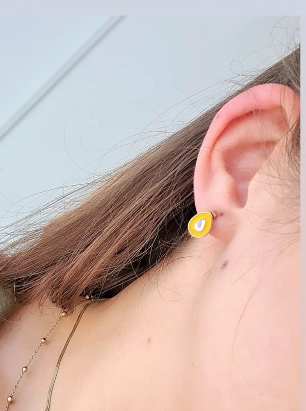 gold earrings made of stainless steel