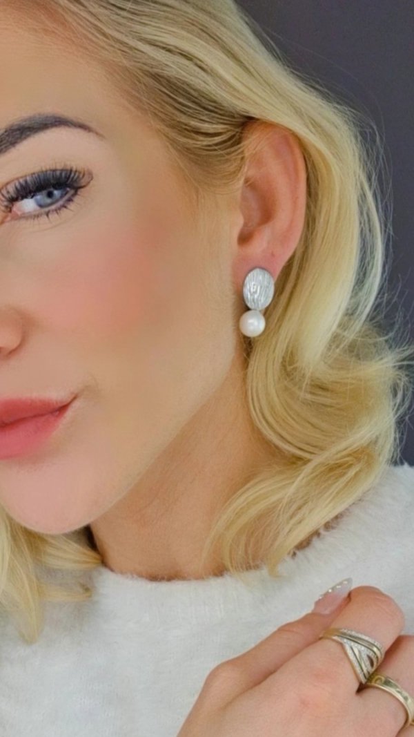 gold earrings made of stainless steel