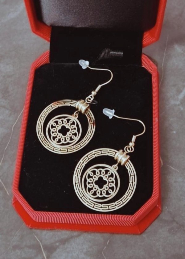 gold earrings made of stainless steel