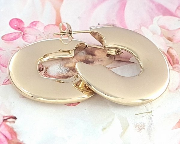 gold earrings made of stainless steel