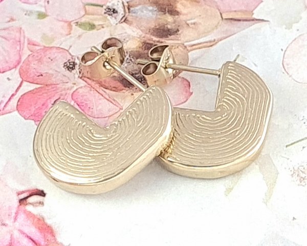 gold earrings made of stainless steel