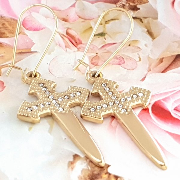 gold earrings made of stainless steel