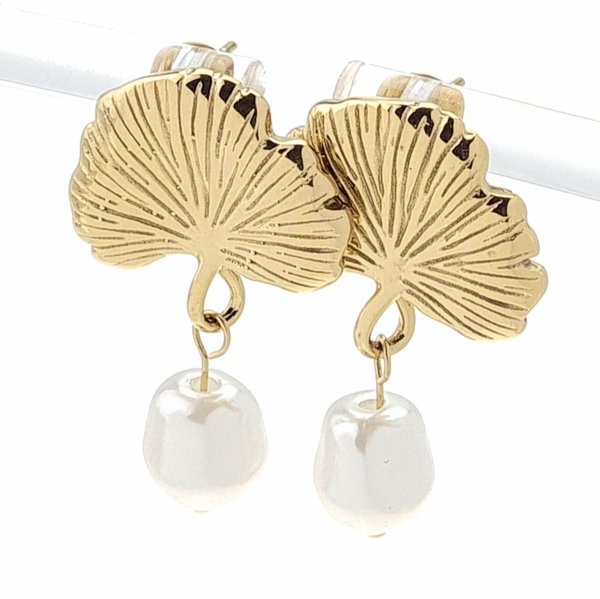 gold earrings made of stainless steel