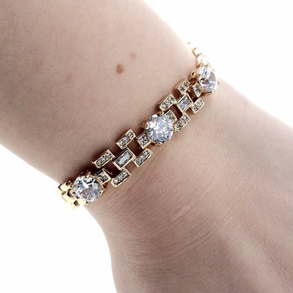 gold bracelet for a gold-plated leg
