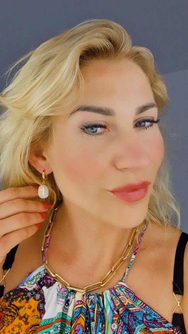 gold earrings made of stainless steel