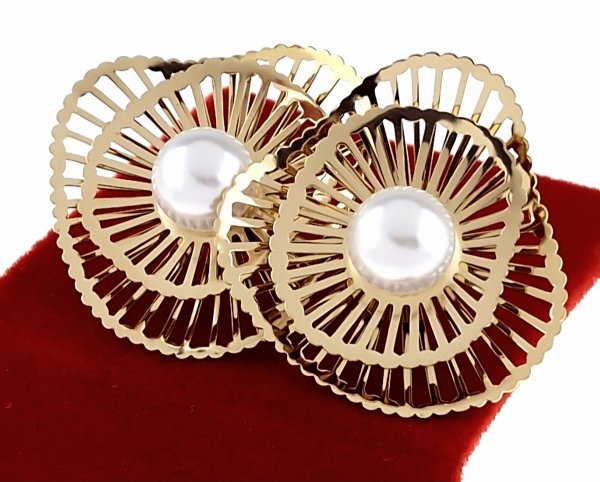 gold earrings made of stainless steel