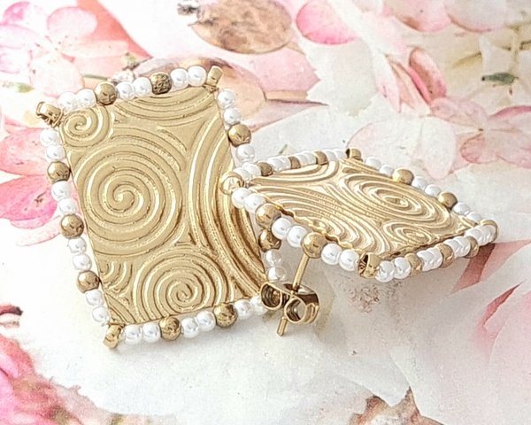 gold earrings made of stainless steel
