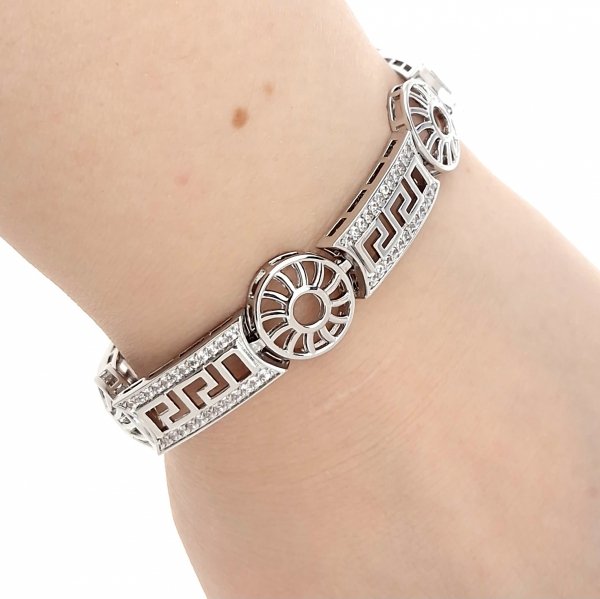 gold bracelet for a gold-plated leg