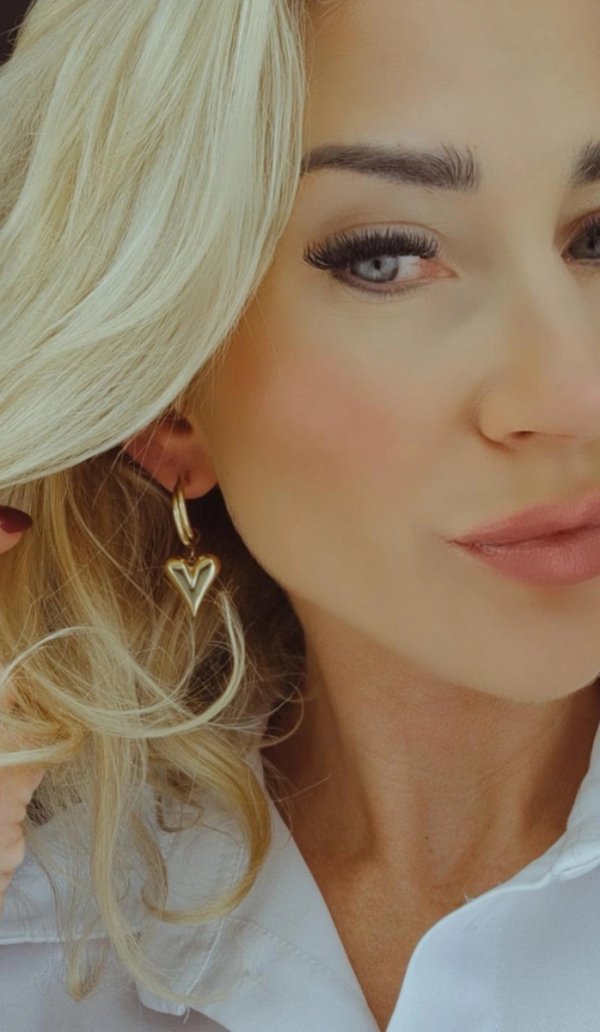 gold earrings made of stainless steel