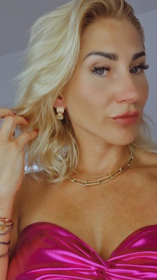 gold earrings made of stainless steel