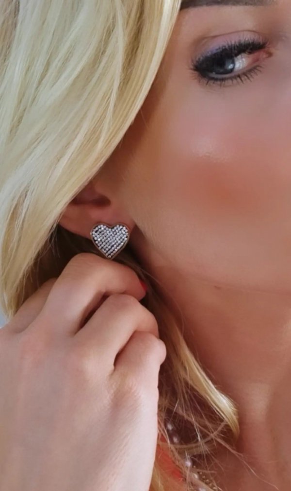 gold earrings made of stainless steel
