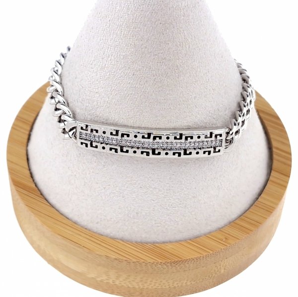 gold bracelet for a gold-plated leg