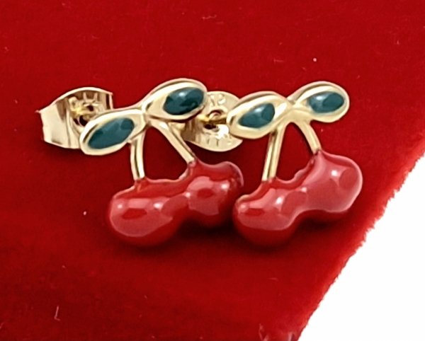 gold earrings made of stainless steel