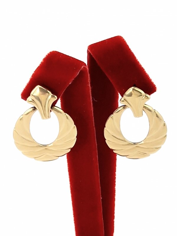 gold earrings made of stainless steel