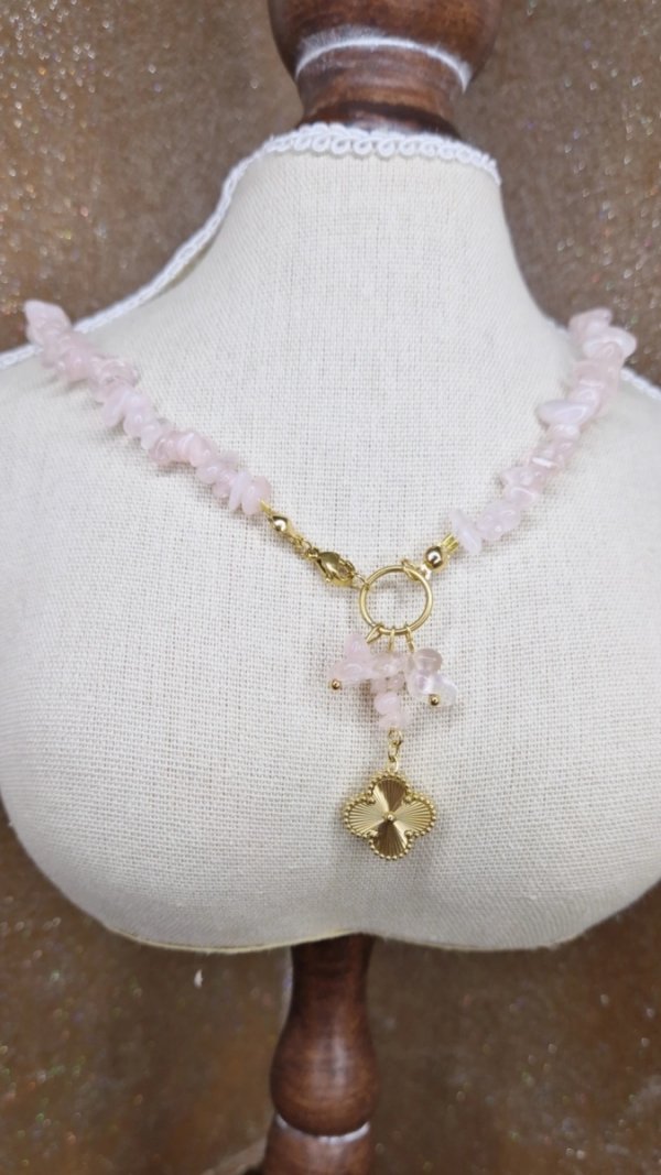 3724k Naszyjnik naturalny kamień kwarc różowy 44cm stal chirurgiczna zapinany na patyczek