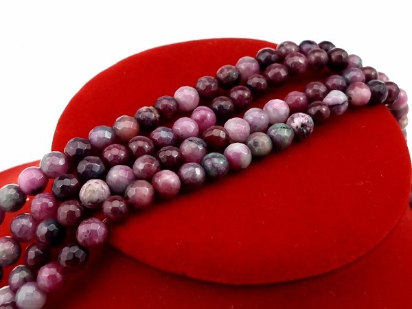 sz117 Naturalne koraliki z malezyjskiego jadeitu, okrągłe, imitacja turmalinu, fasetowane, 6 mm, otwór: 1 mm, około 60 szt./pasmo, 38cm