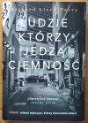 Parry Richard • Ludzie, którzy jedzą ciemność