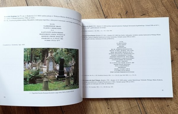 Karolina Grodziska Scientiarum Decor. Cmentarz Rakowicki w tradycji Polskiej Akademii Umiejętności