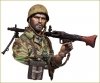 Young Miniatures YM1892 WWII German Paratroopers 1/10