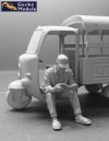 Gecko Models 35GM0113 60 - 70s Saigon Shuttle Motor-Tricycle Depot and a take break drive [2 kits In 1 box] 1/35