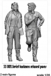 Glowel Miniatures 35002 Soviet Tankmen WWII relaxed poses 1/35