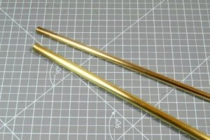 AK Interactive AK9109 BRASS PIPES 1MM Ø. 5 UNITS.