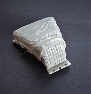 Panzer Art RE35-728 Sd.Kfz 10 engine deck with canvas cover 1/35