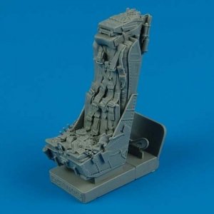 Quickboost QB32082 BAE Lightning ejection seat with safety belts 1/32