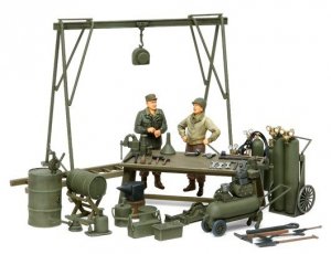 Tamiya 25106 WWII US Field Maintenance Yard (1:35)