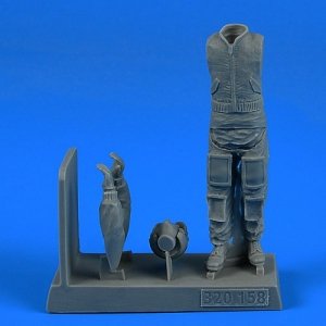 Aerobonus 320158 NATO Combat Pilot 1/32