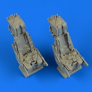 Quickboost QB32209 Panavia Tornado ejection seats with safety belts Revell 1/32